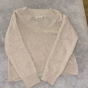 Cream V‑Neck Ribbed Sweater for Women